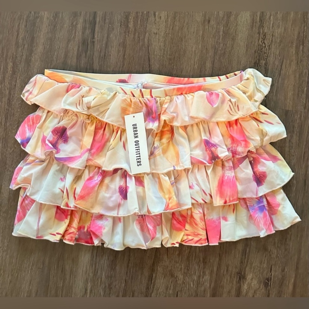 Urban Outfitters Ruffle Trim Floral Skort NWT - Picture 5 of 7